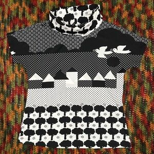 Vtg 70’s Love Dove Black and White Mod Lady Arrow Top